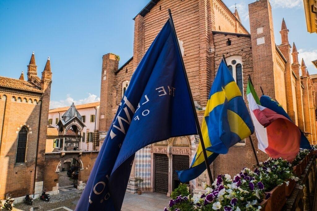 Due Torri Hotel Верона Екстериор снимка