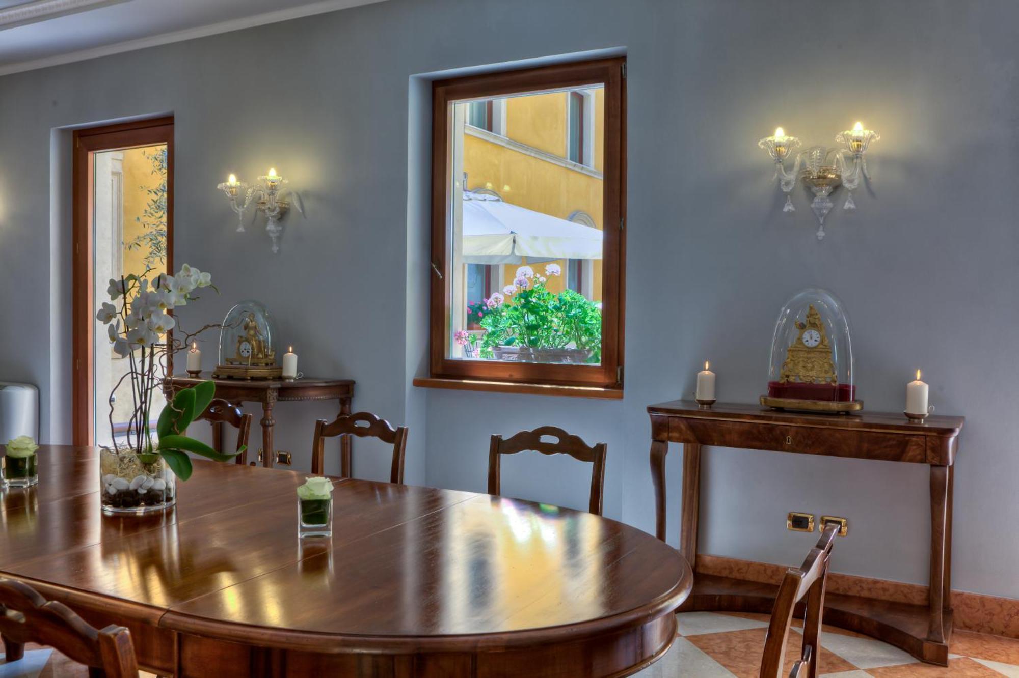 Due Torri Hotel Верона Екстериор снимка