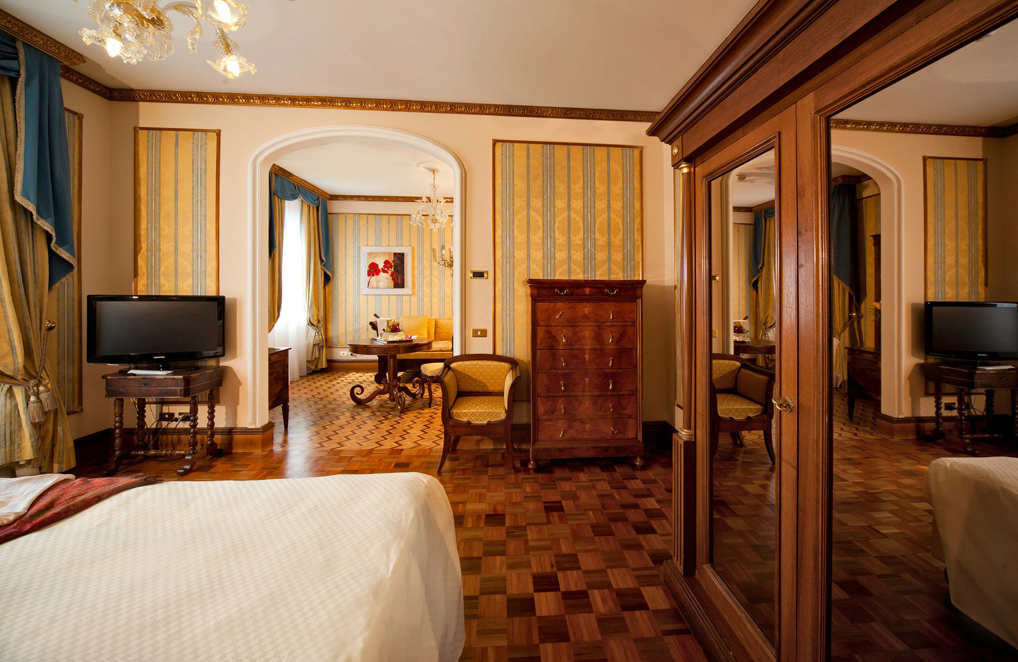 Due Torri Hotel Верона Екстериор снимка