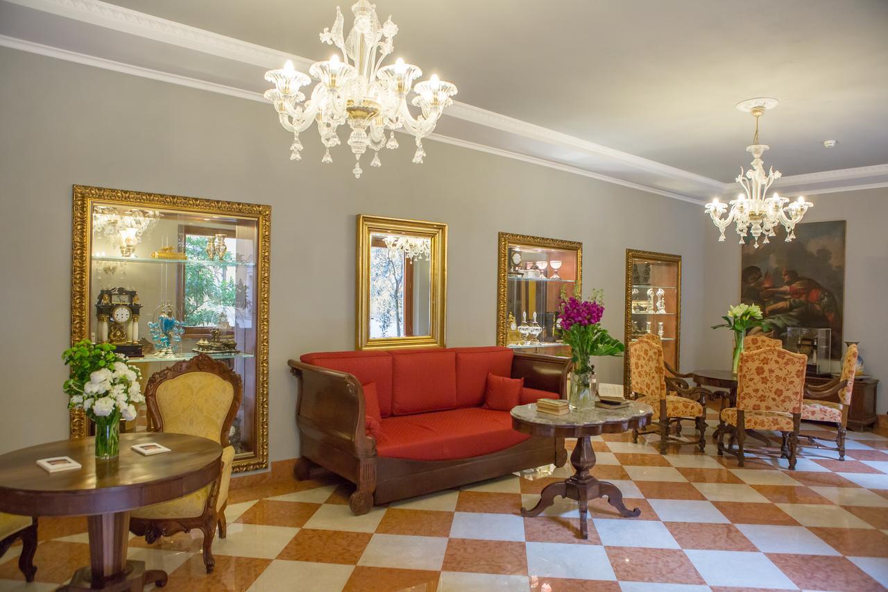 Due Torri Hotel Верона Екстериор снимка