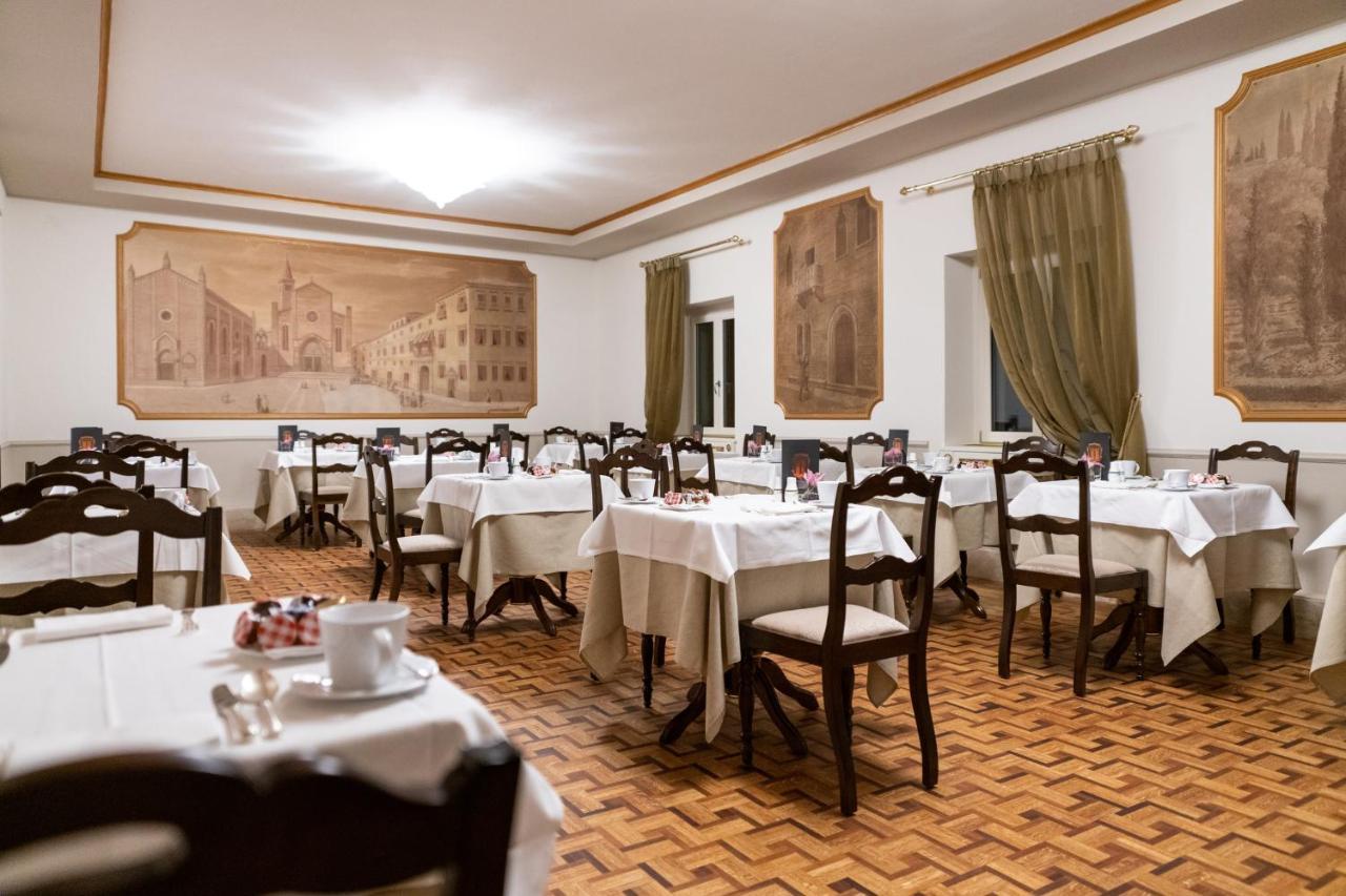 Due Torri Hotel Верона Екстериор снимка